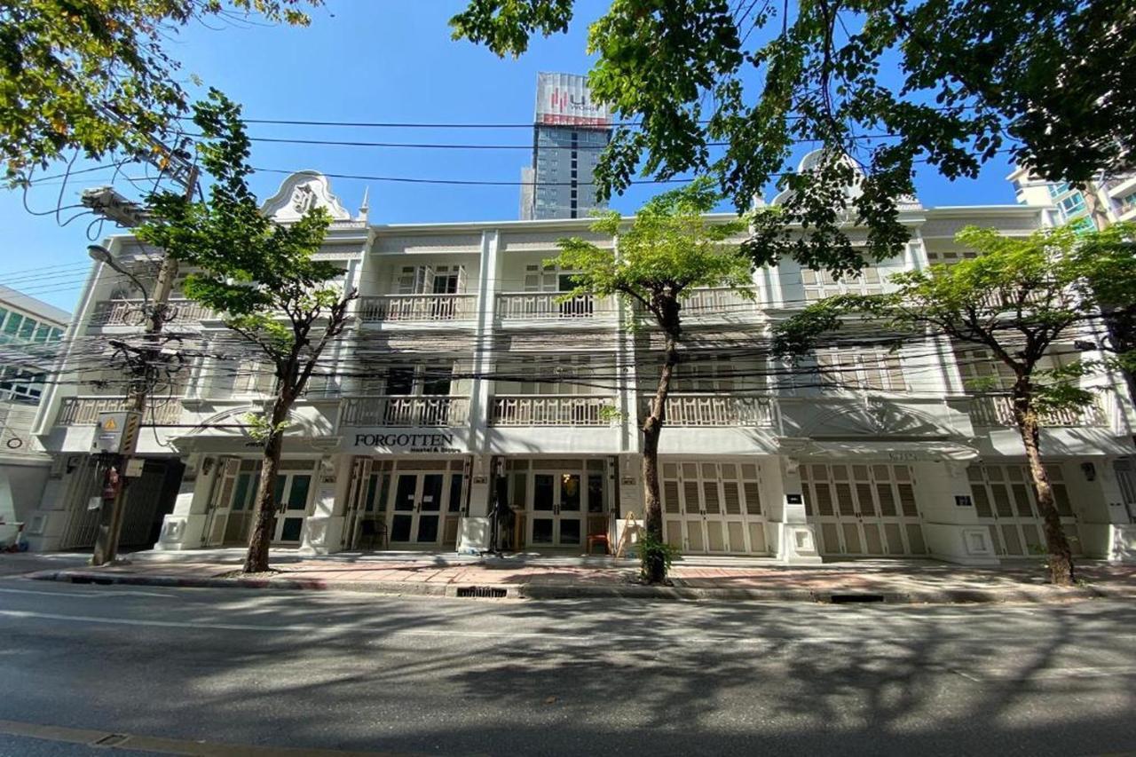 Forgotten Hostel Silom Bangkok Bagian luar foto