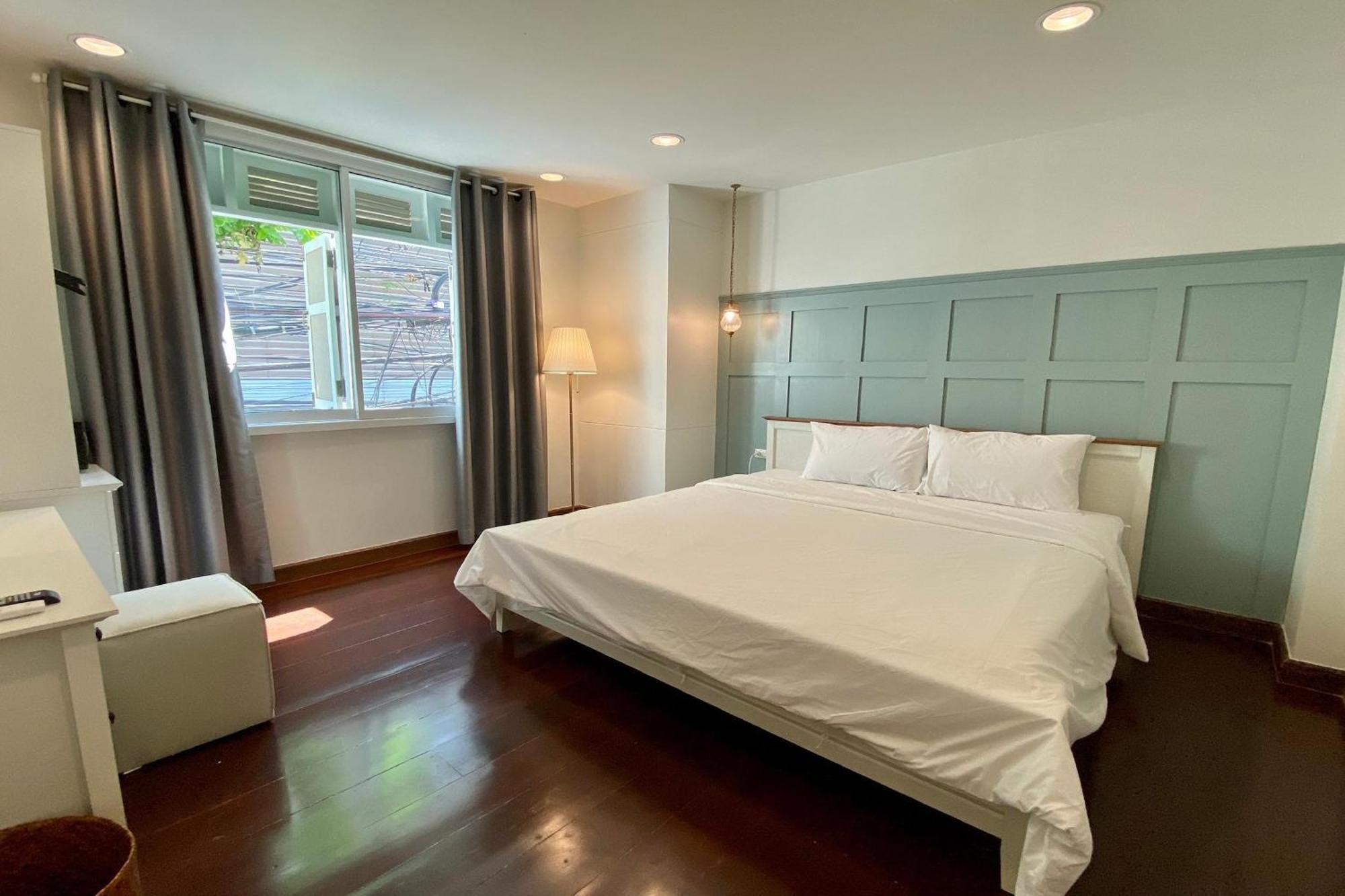 Forgotten Hostel Silom Bangkok Bagian luar foto