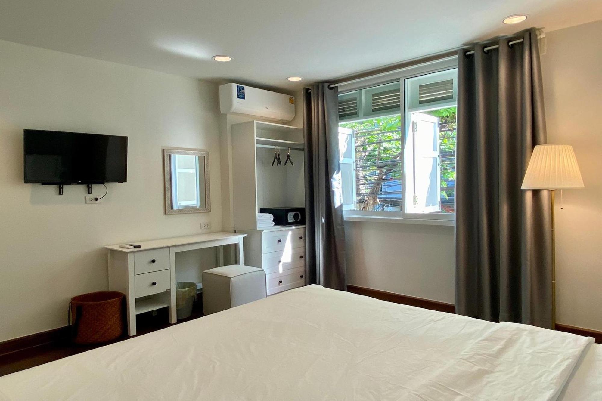 Forgotten Hostel Silom Bangkok Bagian luar foto