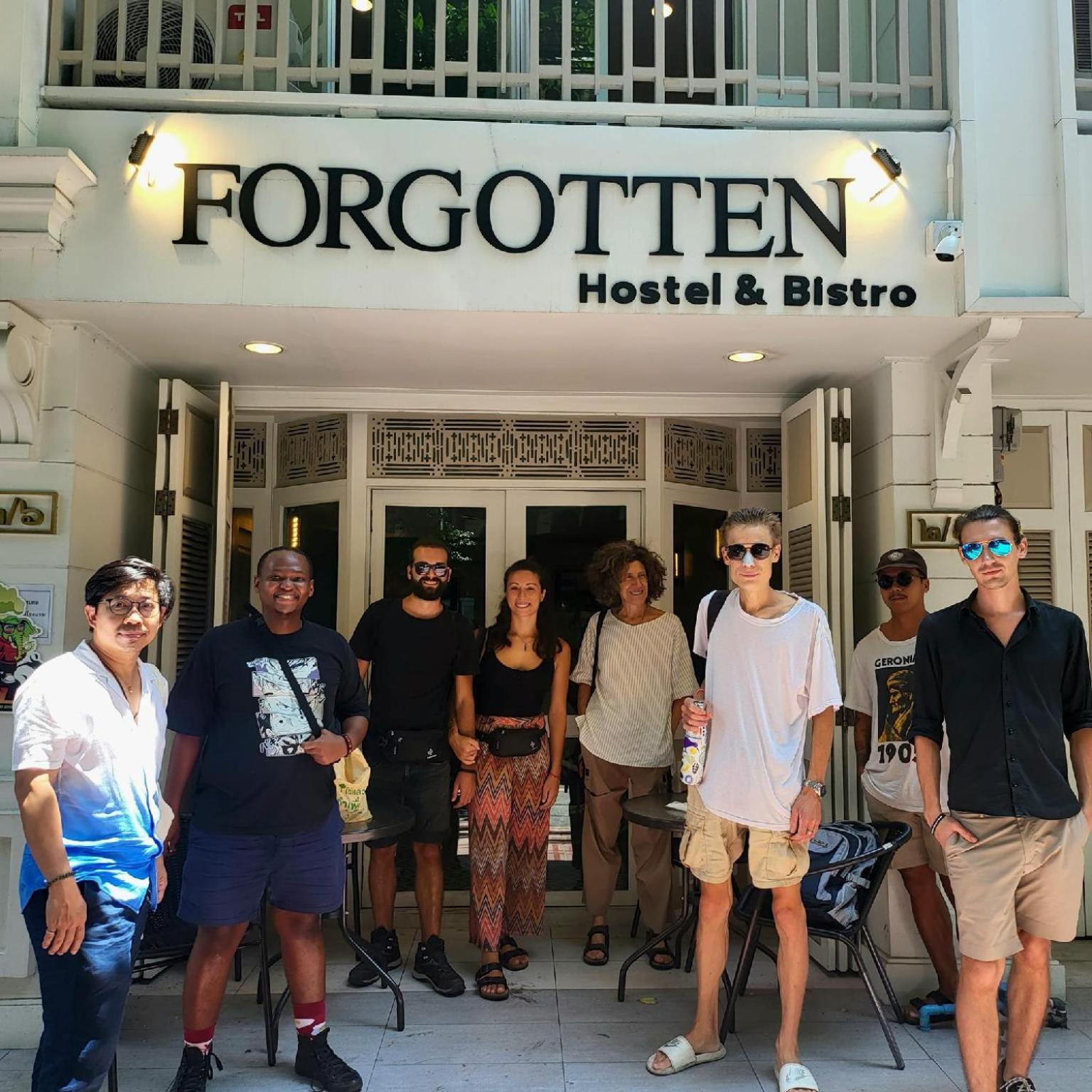Forgotten Hostel Silom Bangkok Bagian luar foto